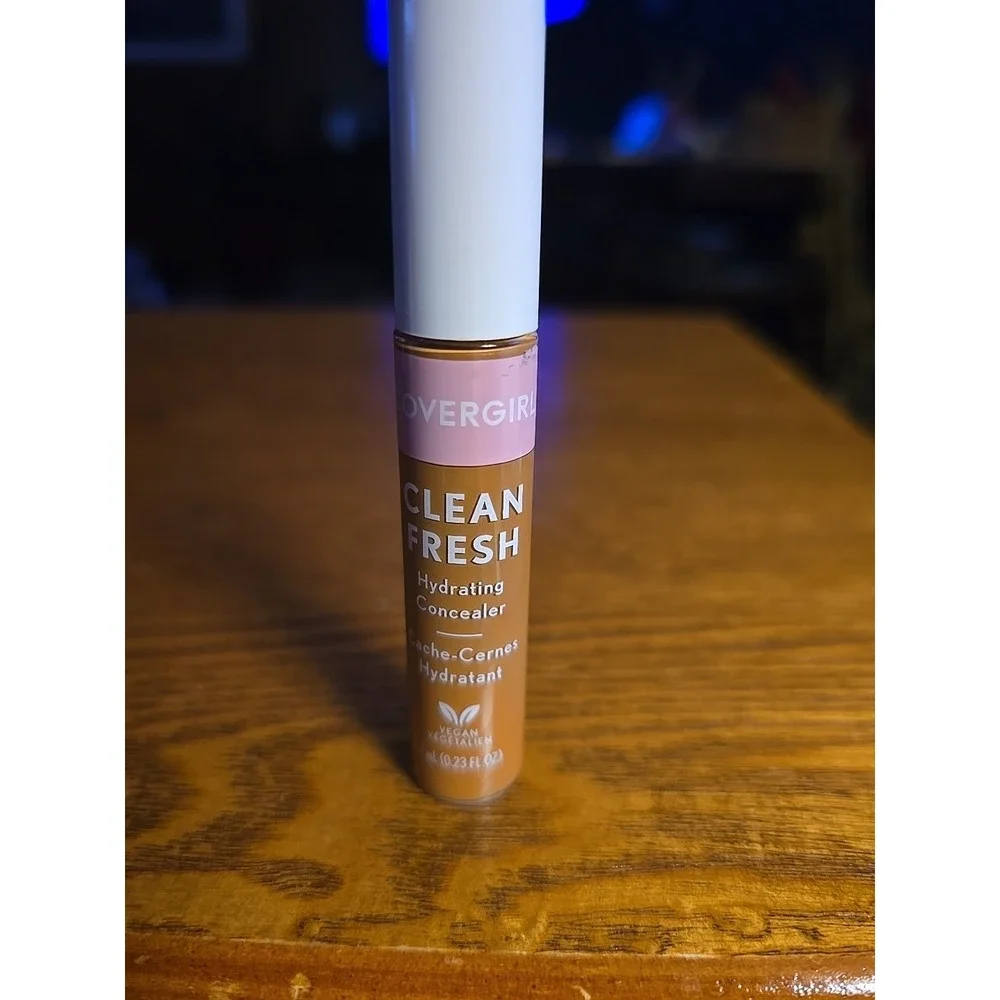 Clean Fresh Hydrating Concealer - 420 Deep by CoverGirl -‎ 0.23 oz Concealer